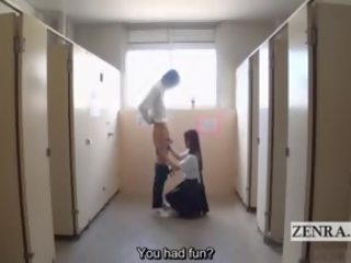 Subtitled oděná žena nahý mužské japonsko mladý žena koupelna putz washing