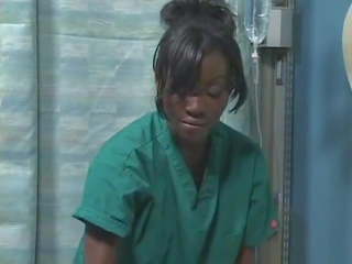 Warga asia warga jepun stripling mengongkek hitam perempuan hitam adolescent dalam hospital