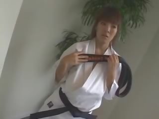 Hitomi tanaka. dr. clasă karate.